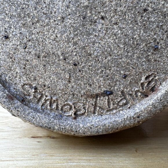 Empty Bowls‎ Art Pottery Bowl Red Beige Cross Motif Speckled 4.5" x 2.75" Signed - Picture 10 of 13